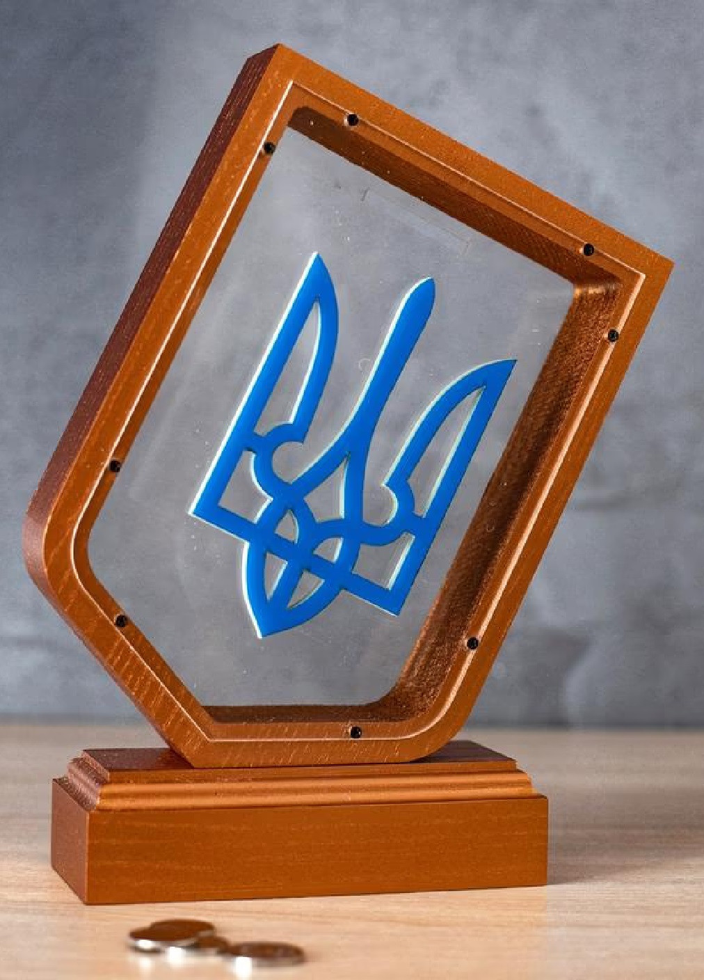 Дерев'яна скарбничка шкатулка сувенір для грошей з українським національним гербом 26х20х4 см (475816-Prob) Unbranded (271813770)