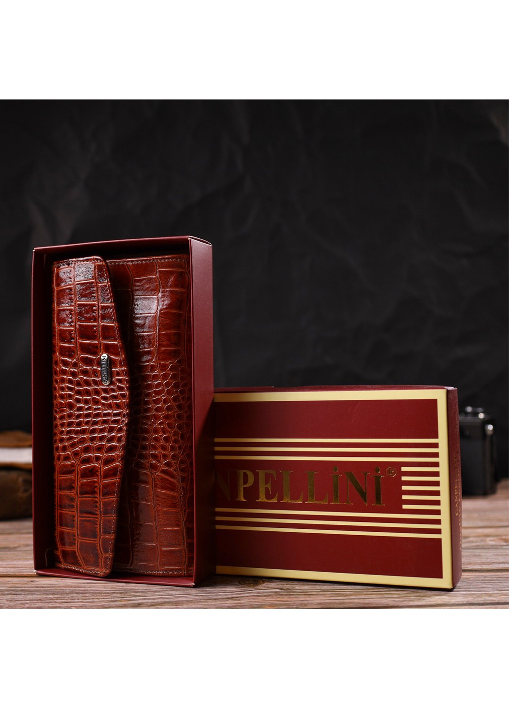 Жіноче портмоне з лакованої натуральної шкіри з тисненням під крокодила 21704 Коричневе Canpellini (259815838)