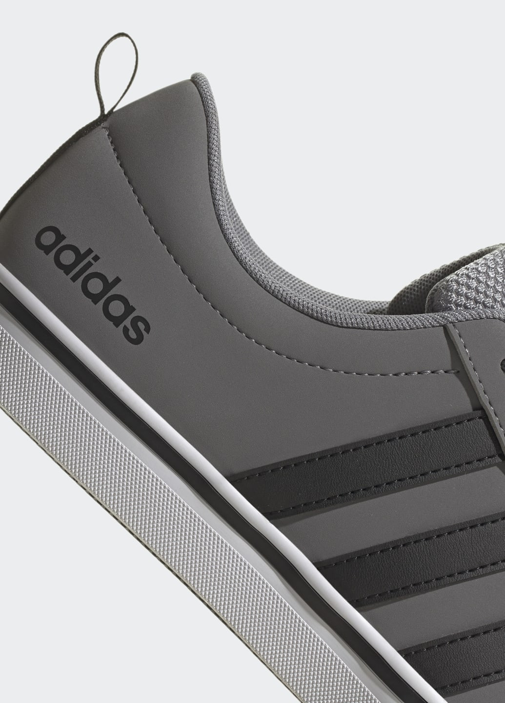 Сірі всесезон кросівки vs pace 2.0 adidas