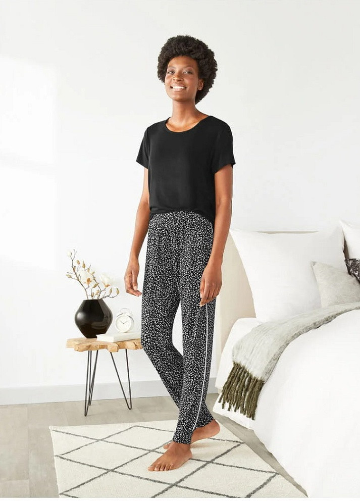 Черная всесезон женская пижама футболка + брюки Esmara