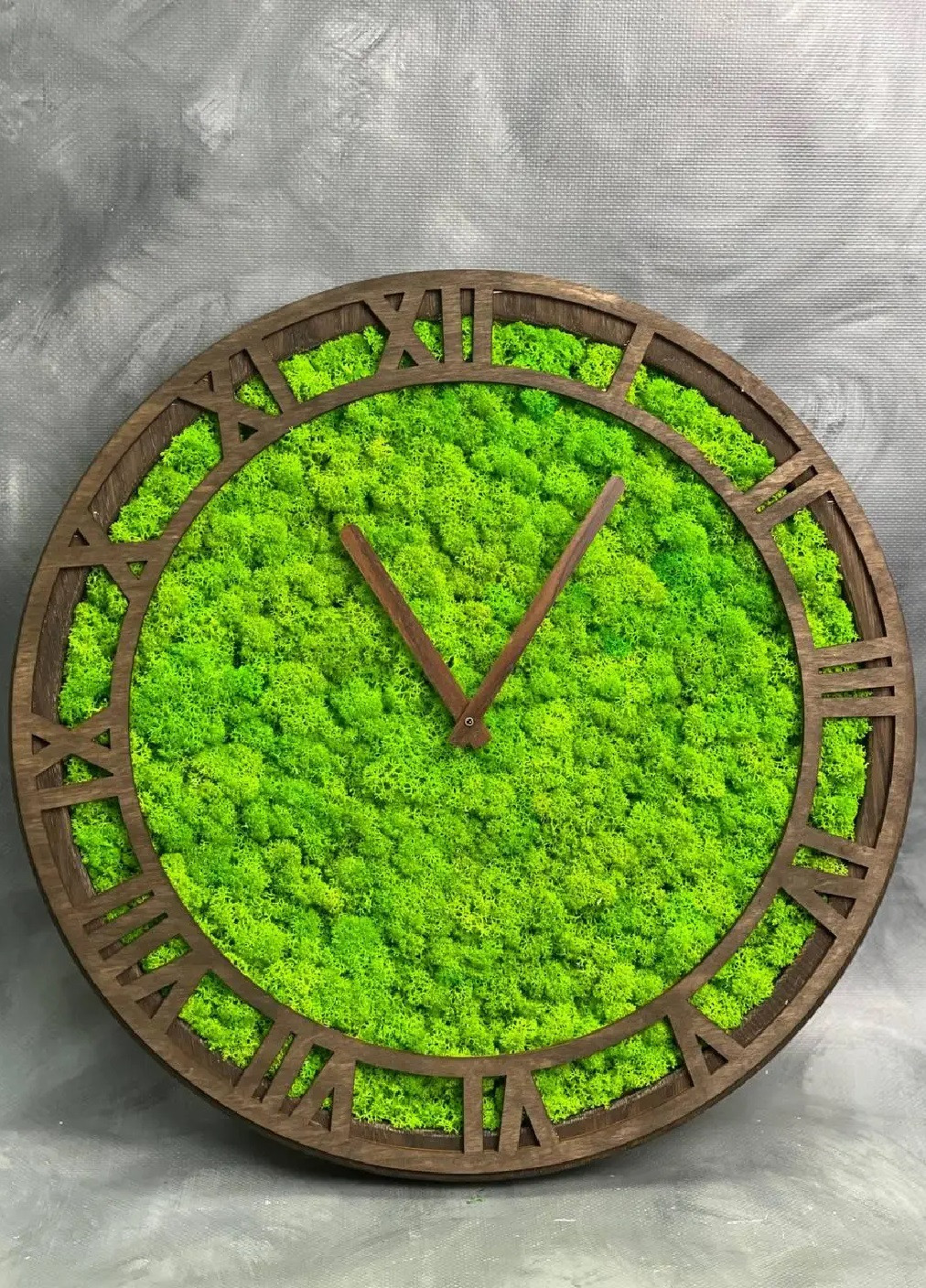 Часы настенные стильные универсальные круглые со стабилизированным мхом из дерева 50х50х4 см (475788-Prob) Коричневые Unbranded (271518140)