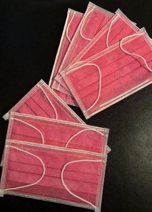 Маска медицинская трехслойная на резинках с носовым зажимом нестерильная 50 штук в пакете Розовый Славна (266905447)