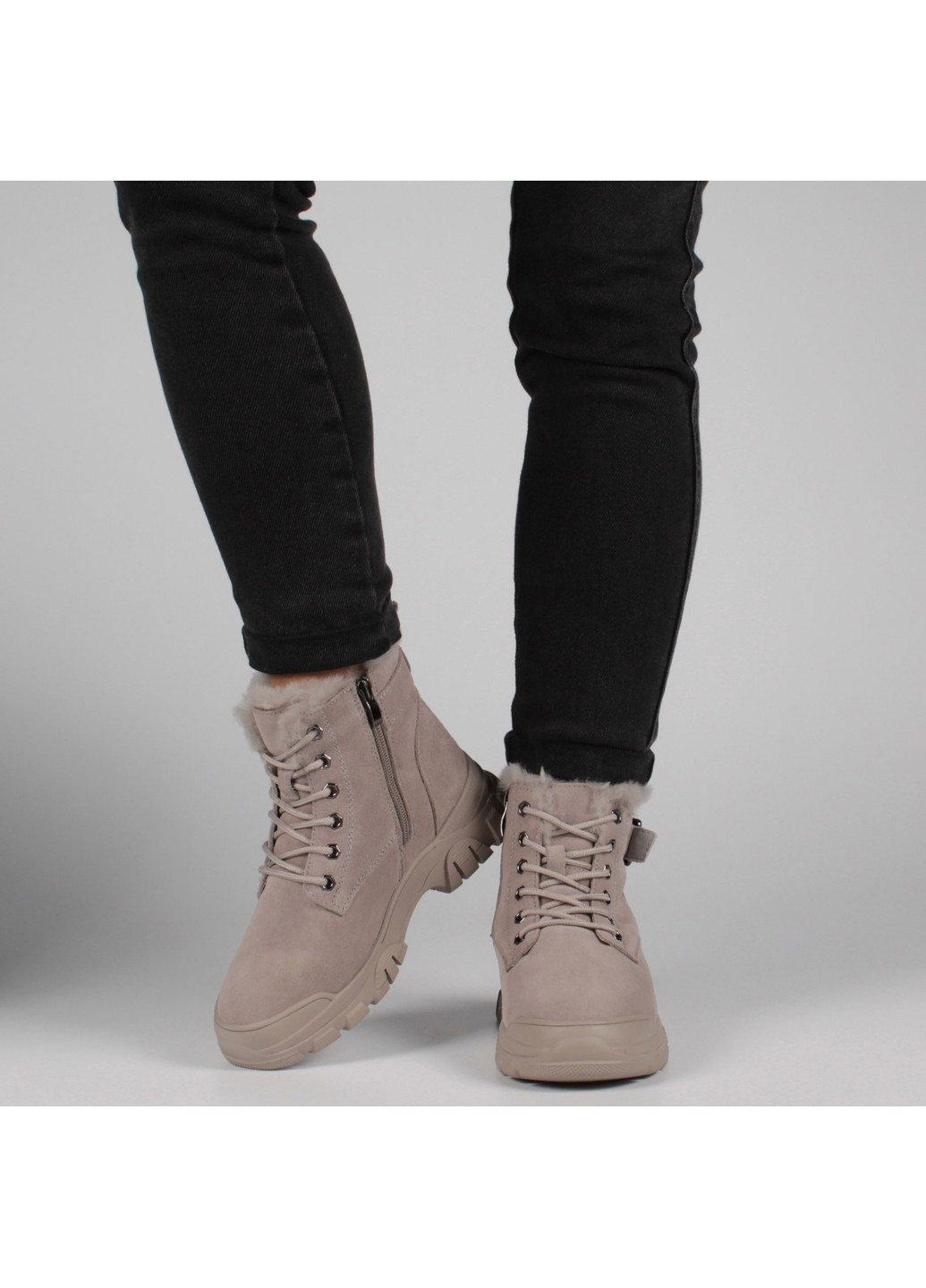 Зимние женские ботинки на низком ходу 198790 Lifexpert из натуральной замши