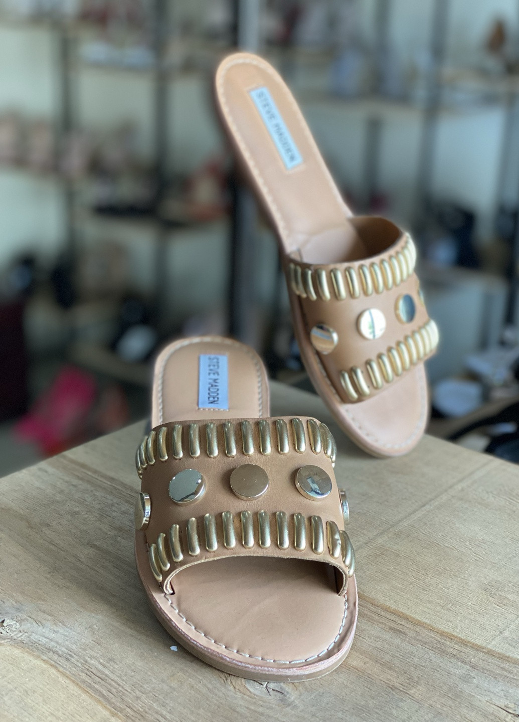 Бежевые шлепанцы Steve Madden