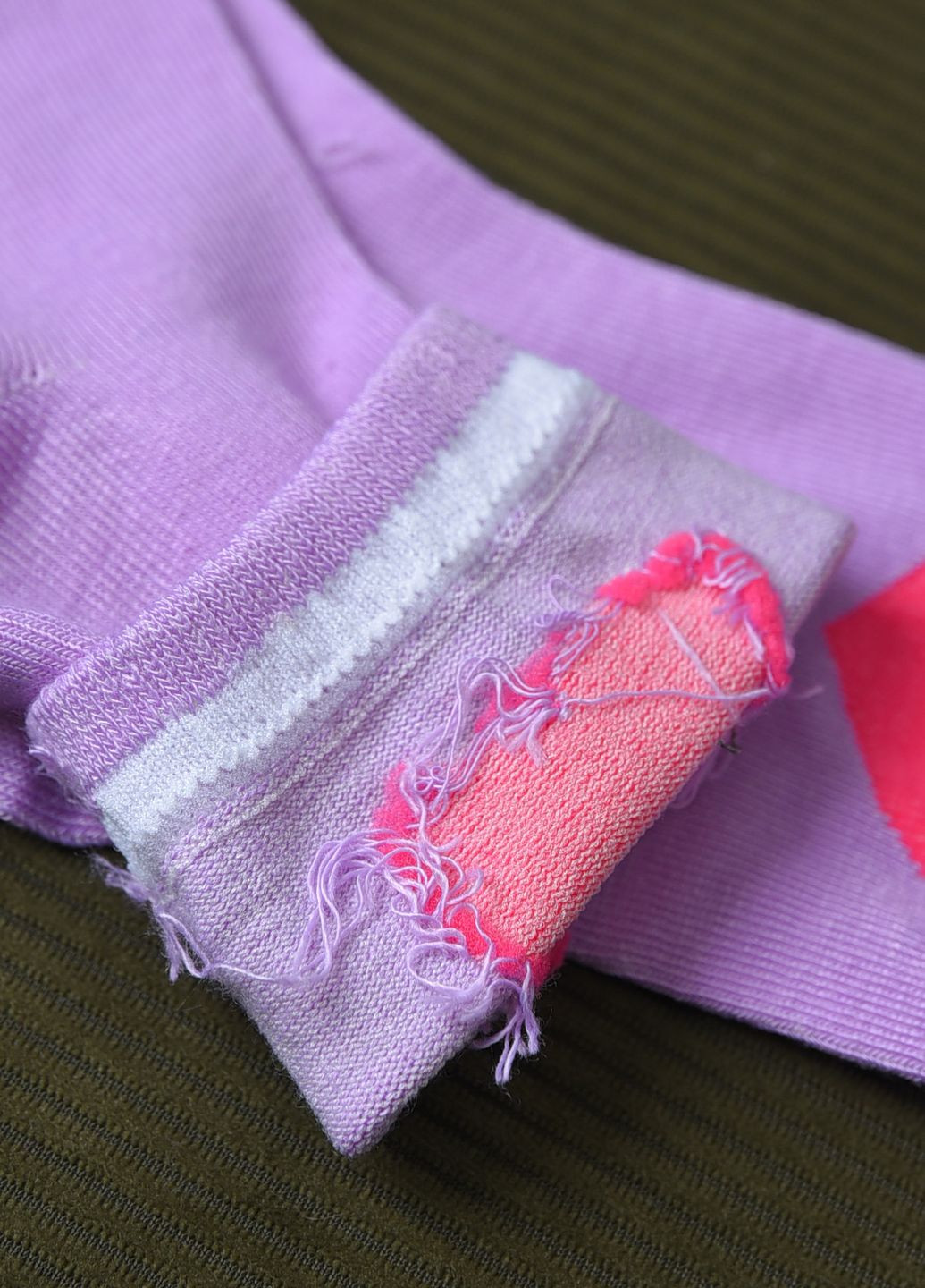 Шкарпетки для дівчинки фіолетового кольору з малюнком Let's Shop (269387605)