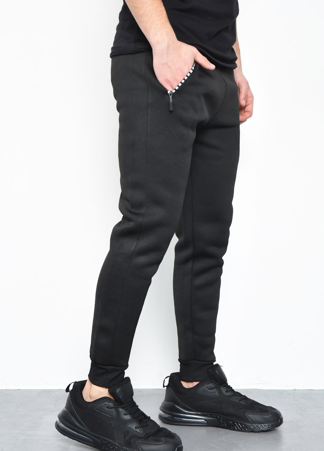Спортивні штани чоловічі на флісі чорного кольору Let's Shop (275466424)