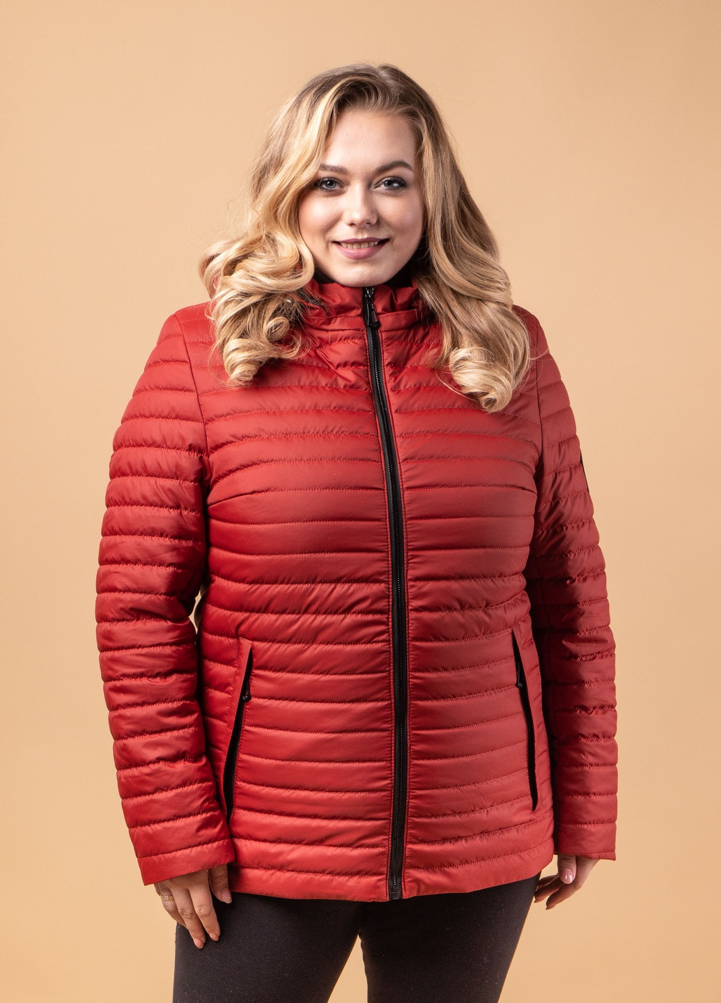 Червона демісезонна куртка осіння жіноча великого розміру SK