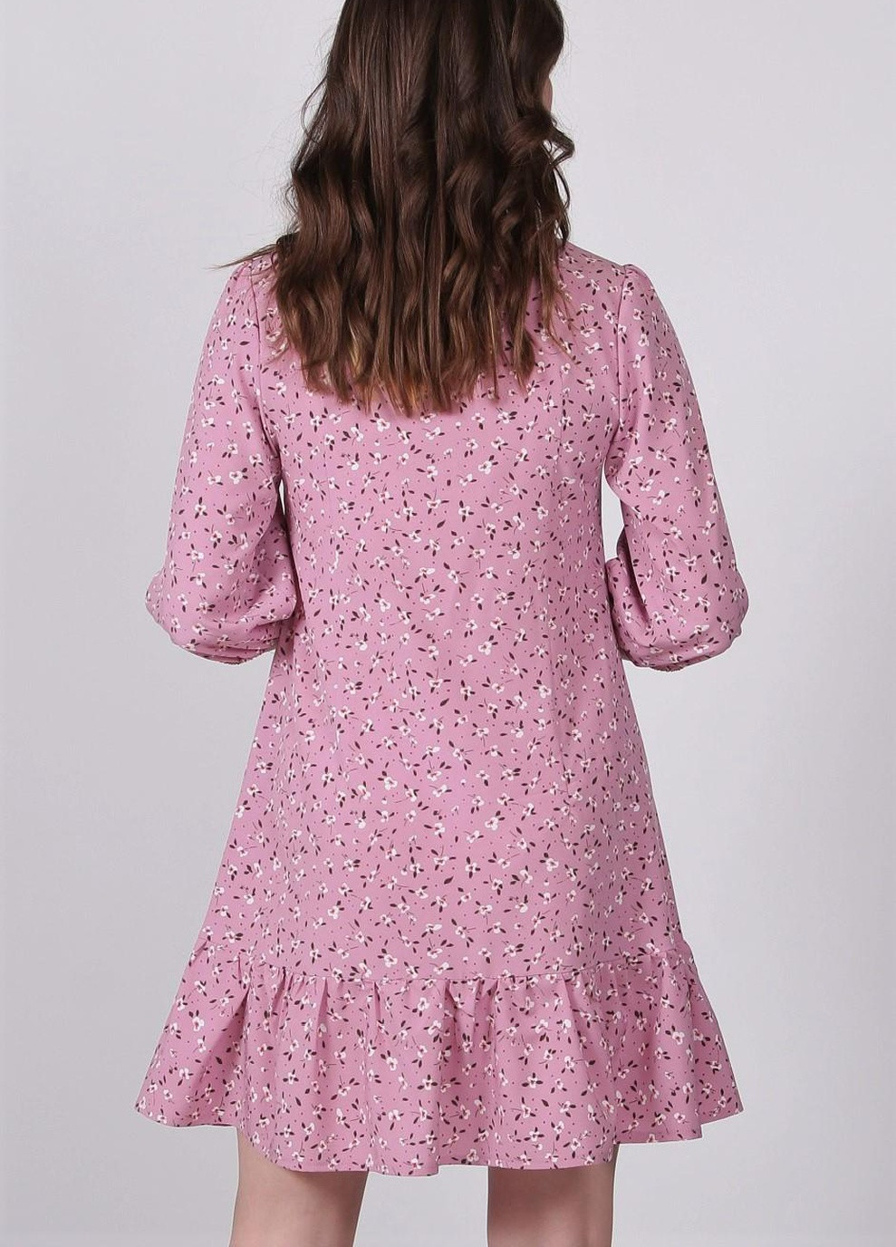 Розовое кэжуал платье женское 539 цветы белый софт розовый Актуаль