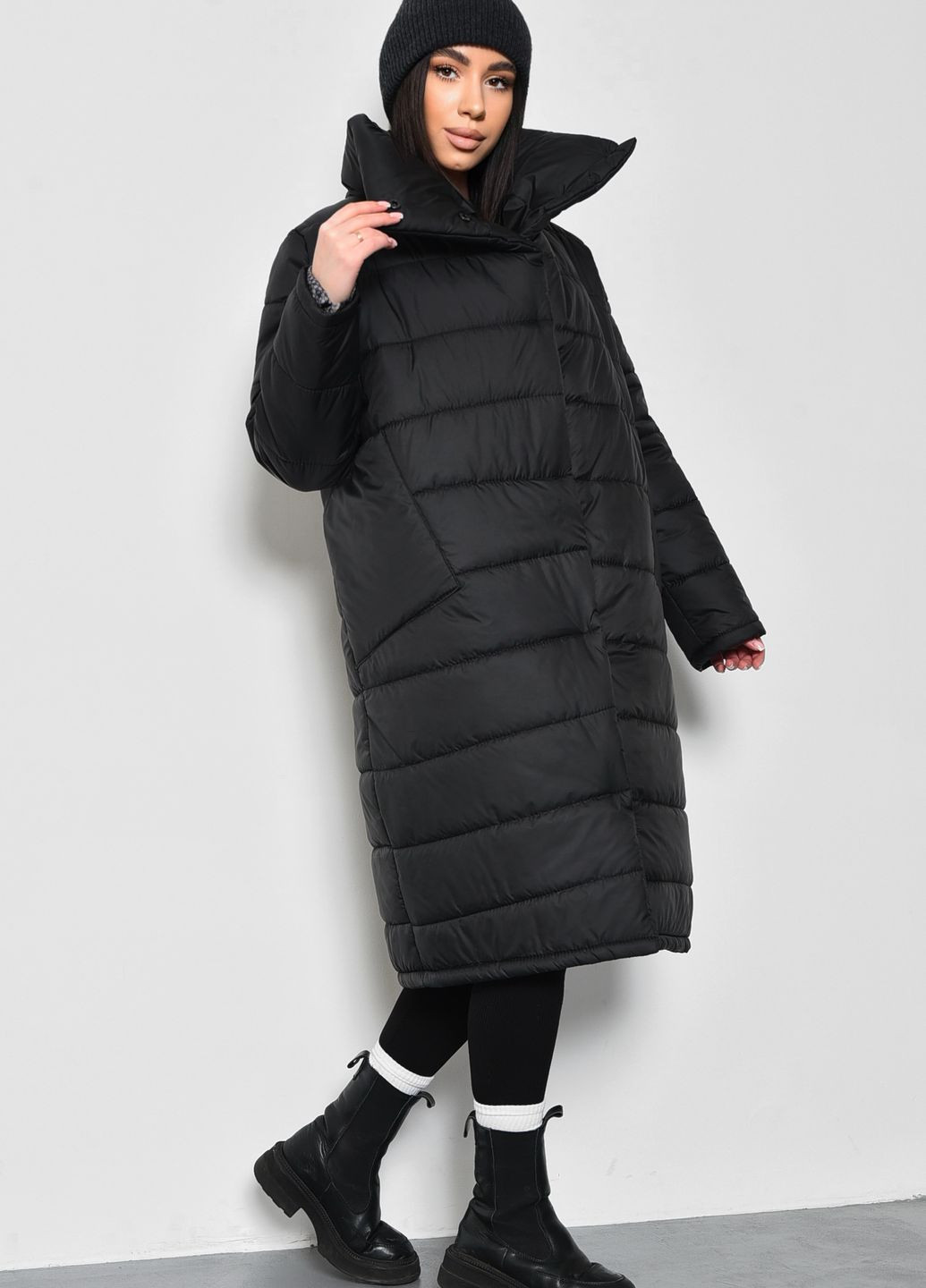 Черная зимняя куртка женская демисезонная удлиненная черного цвета Let's Shop