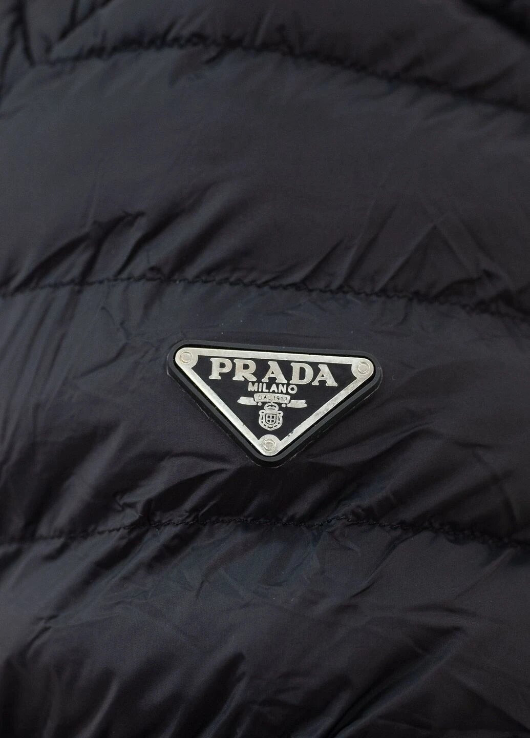 Черная демисезонная куртка мужская Prada