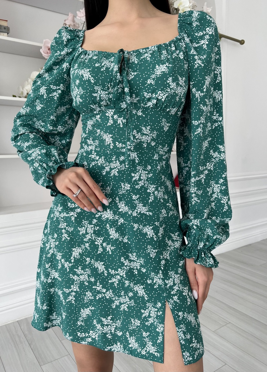 Зеленое кэжуал платье Larionoff с цветочным принтом