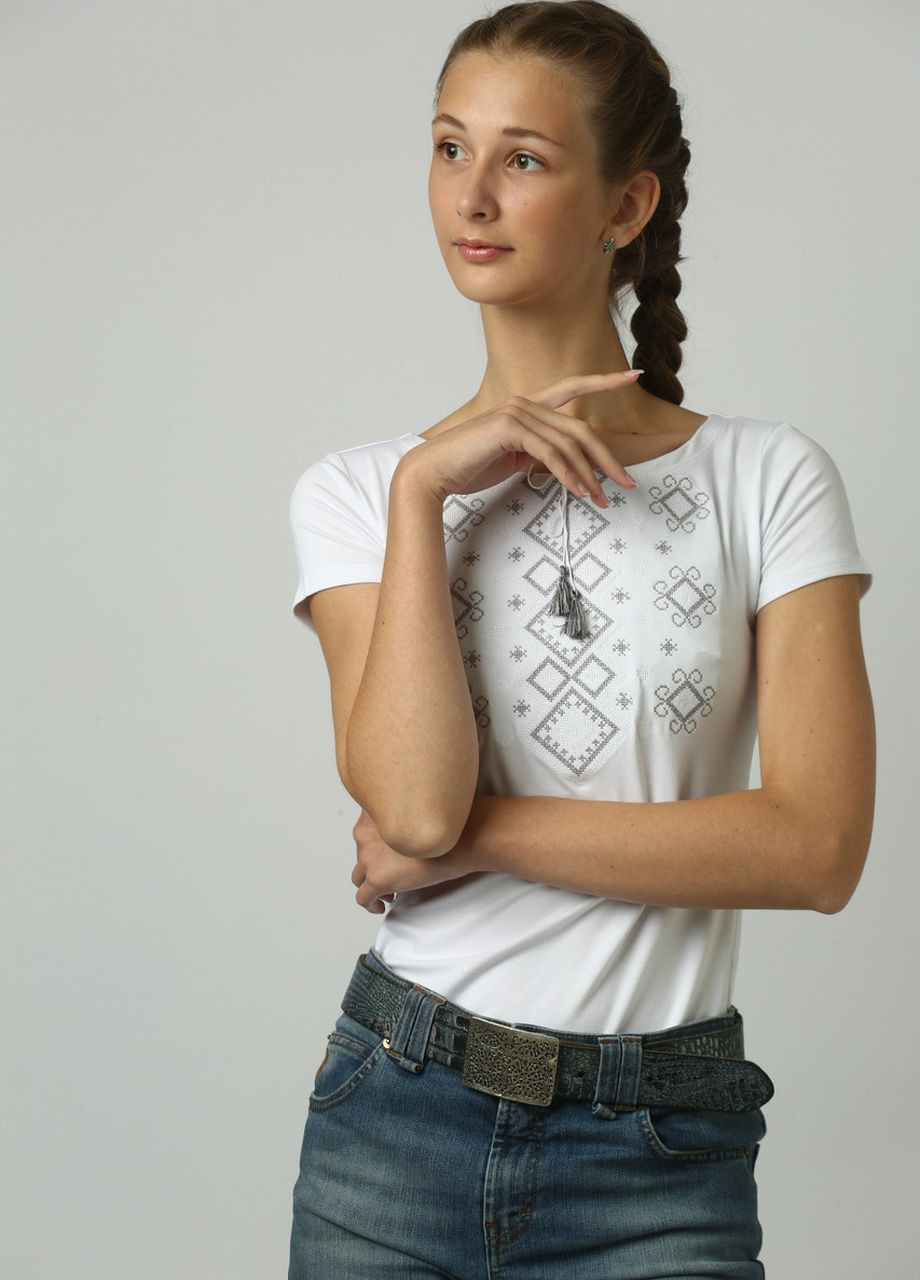 Жіноча вишита футболка білого кольору із сірою вишивкою "Карпатський орнамент" Melanika (277160411)