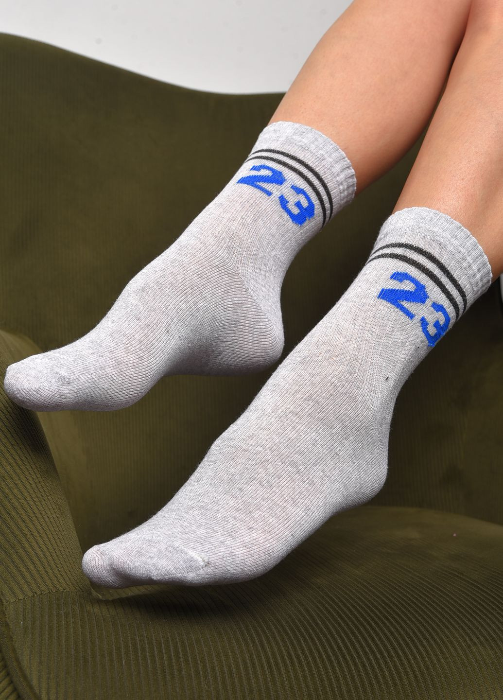 Шкарпетки жіночі спортивні світло-сірого кольору розмір 36-40 Let's Shop (277983271)