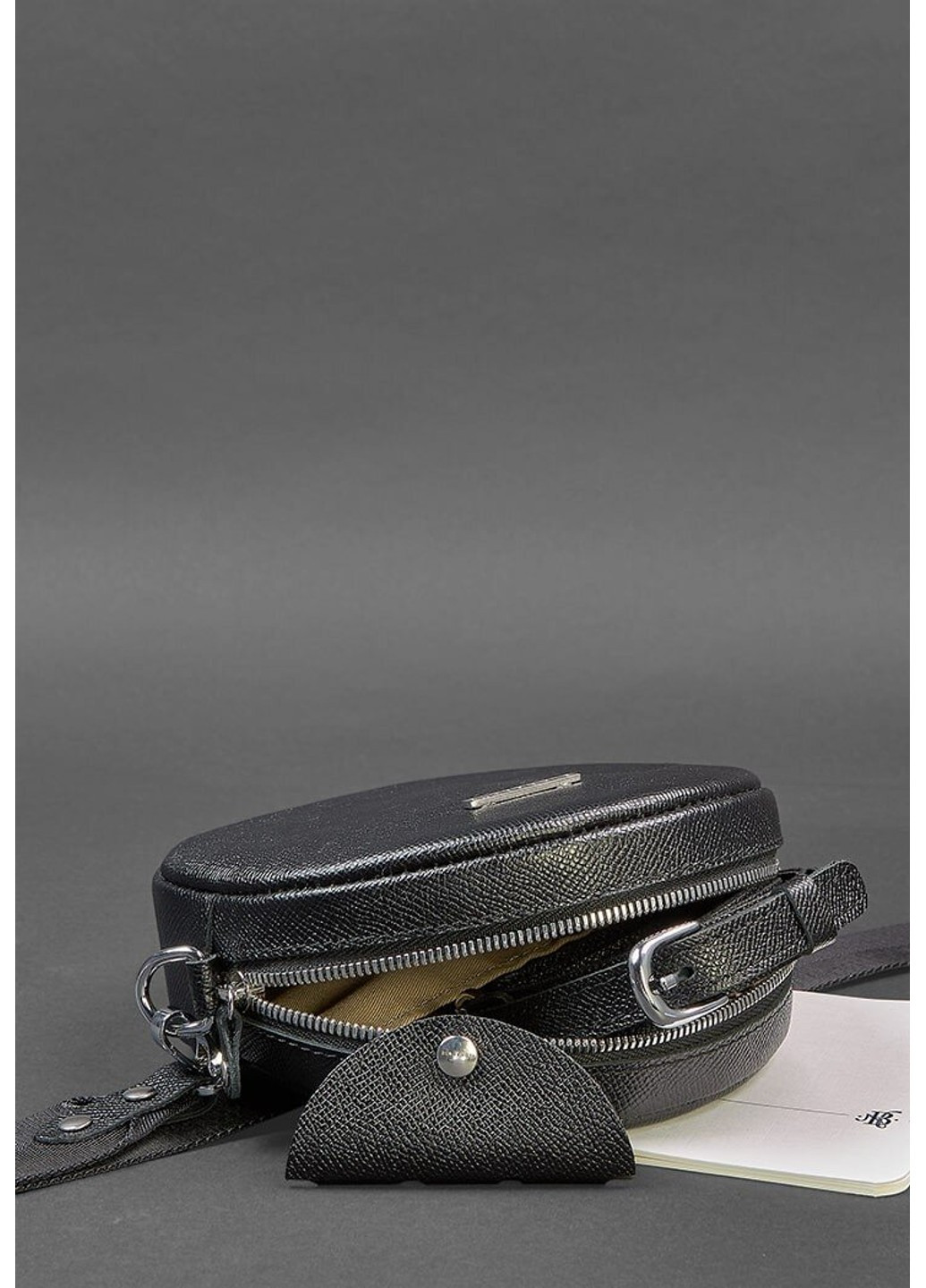 Жіноча шкіряна кругла сумка Tablet чорна Blackwood BN-BAG-23-BW BlankNote (263519114)