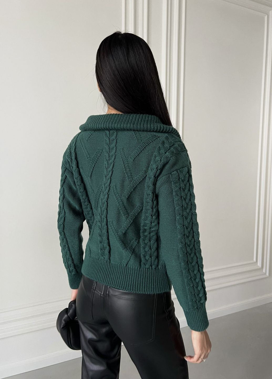 Темно-зеленый демисезонный свитер Larionoff