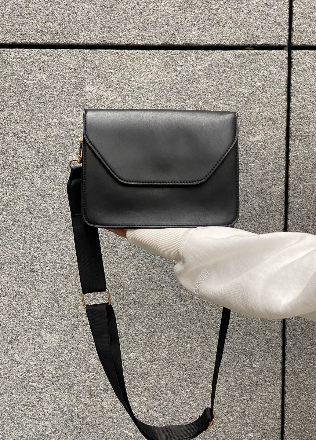 Жіноча сумка 00104 крос-боді на широкому ремінці чорна No Brand (272784531)