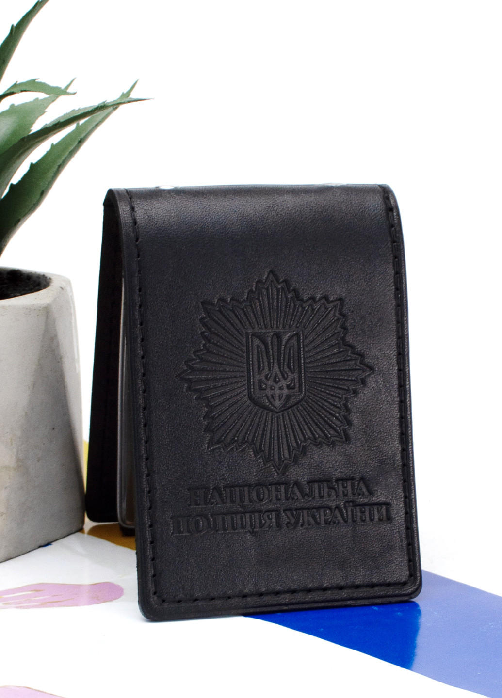 Обкладинка на посвідчення Національної поліції України із кріпленням під жетон шкіряна чорна HandyCover (260072806)