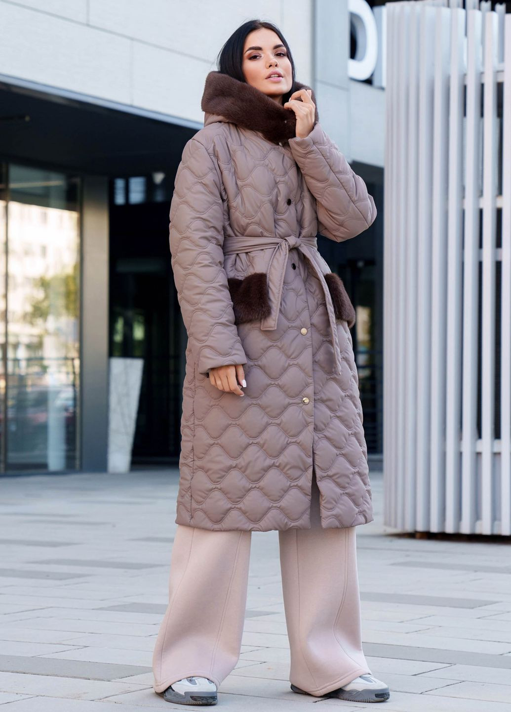 Світло-коричневе зимнє Стильне зимове пальто кольору мокко Jadone Fashion