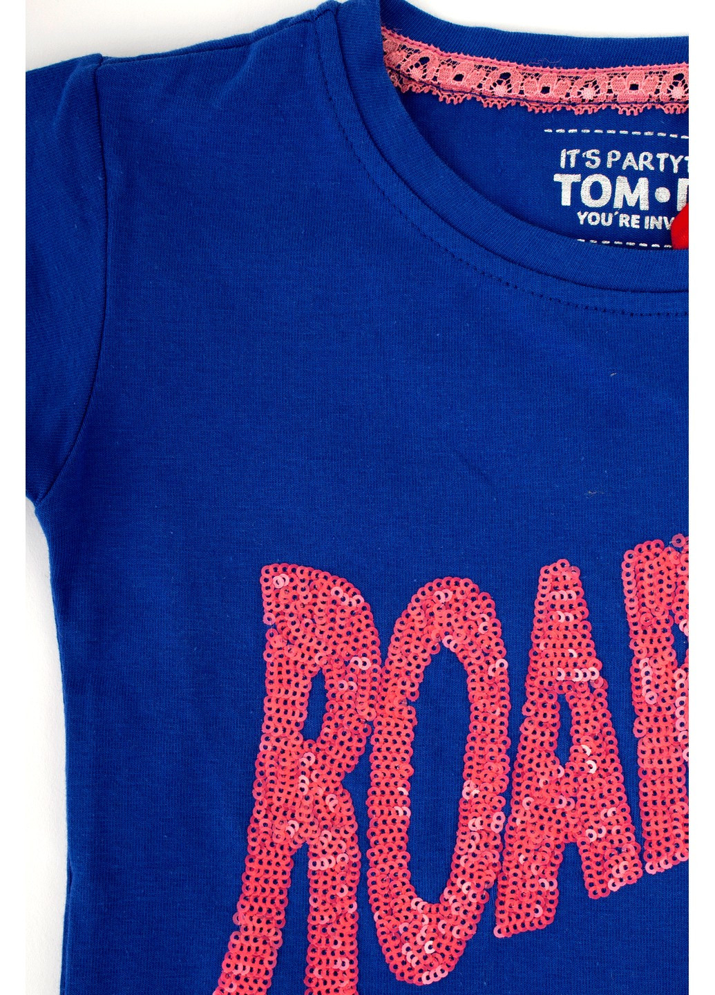 Синяя летняя футболка на девочку tom-du синяя с аппликацией и пайетами TOM DU