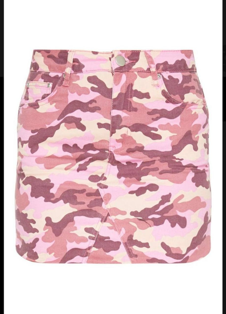 Розовая кэжуал камуфляжная юбка PrettyLittleThing