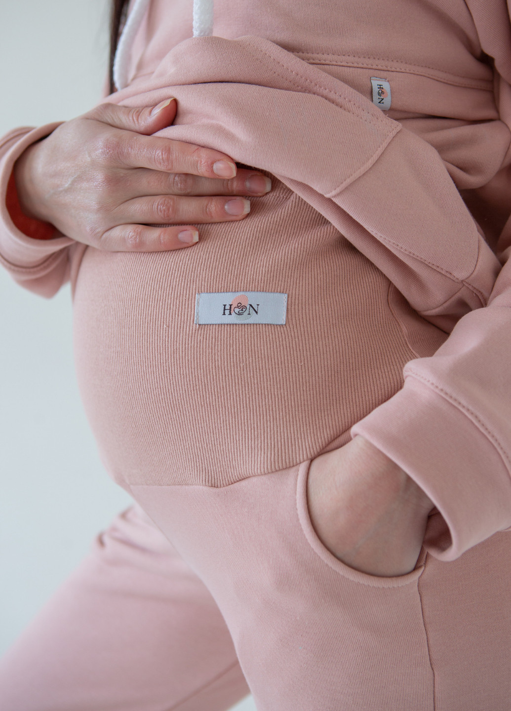Утепленный спортивный костюм для беременных и кормящих мам с секретом для кормления HN (264200833)