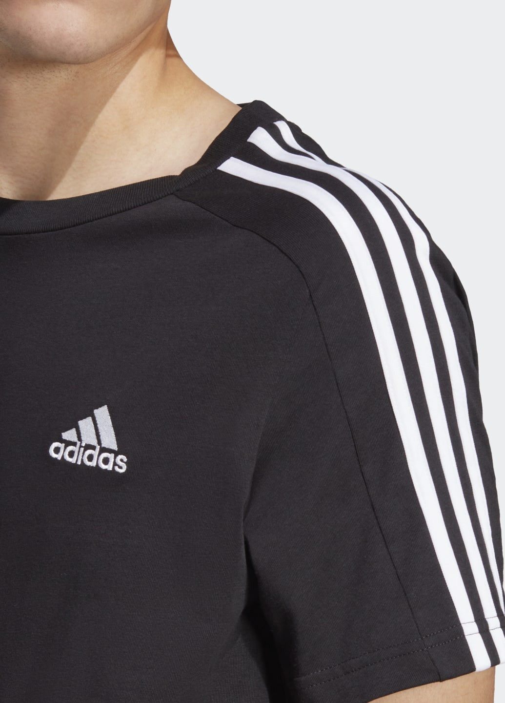 Черная футболка essentials single jersey 3-stripes adidas