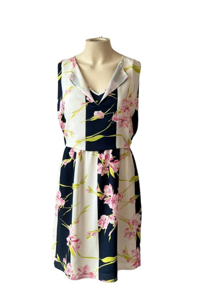 Комбинированное кэжуал платье Silvian Heach с цветочным принтом