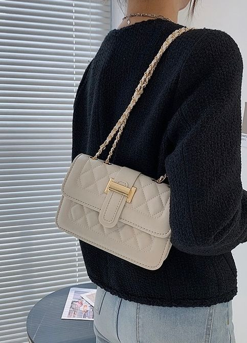 Жіноча класична сумка крос-боді на цепочці біла молочна No Brand (273030615)