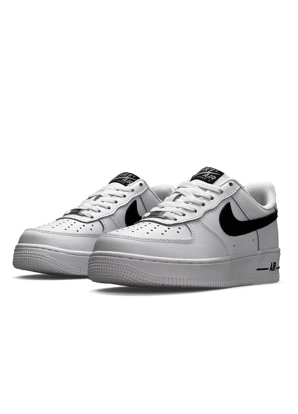 Black and white nike forces sales