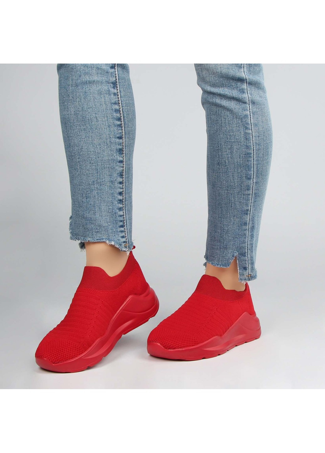 Красные демисезонные женские кроссовки 197161 Buts