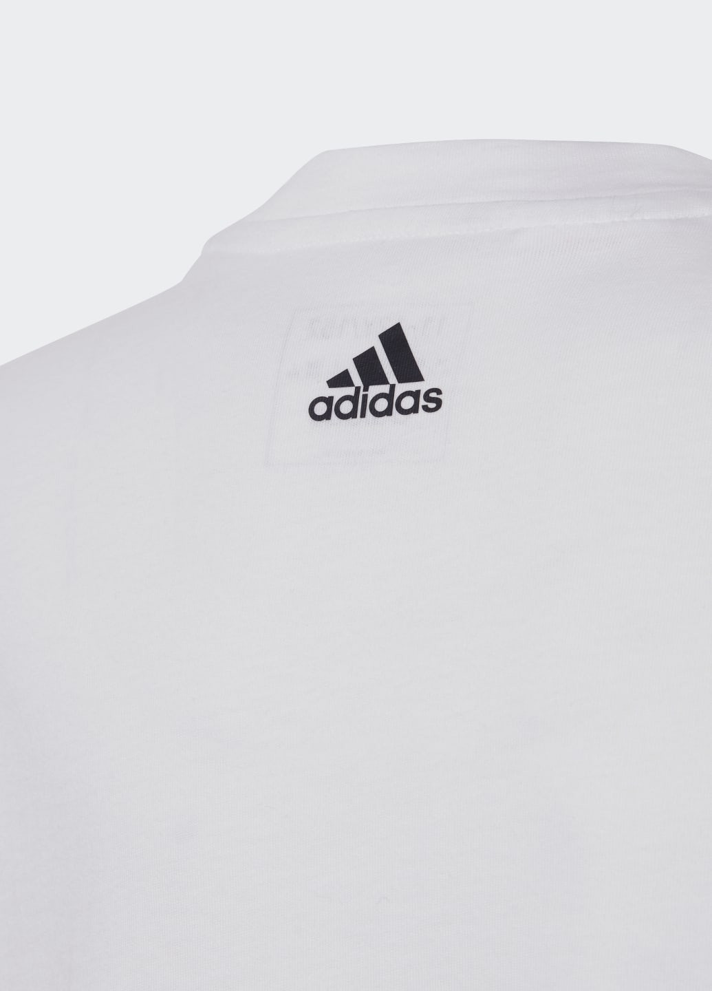 Белая демисезонная футболка essentials linear logo cotton adidas