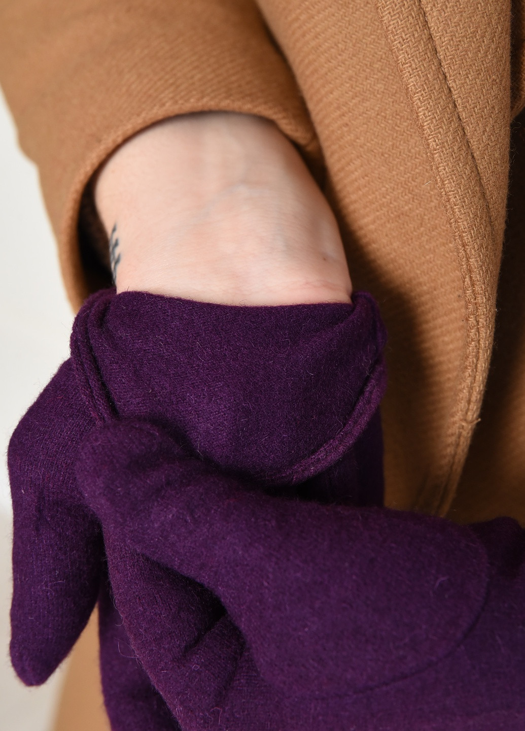 Перчатки женские текстильные фиолетового цвета Let's Shop (256699566)