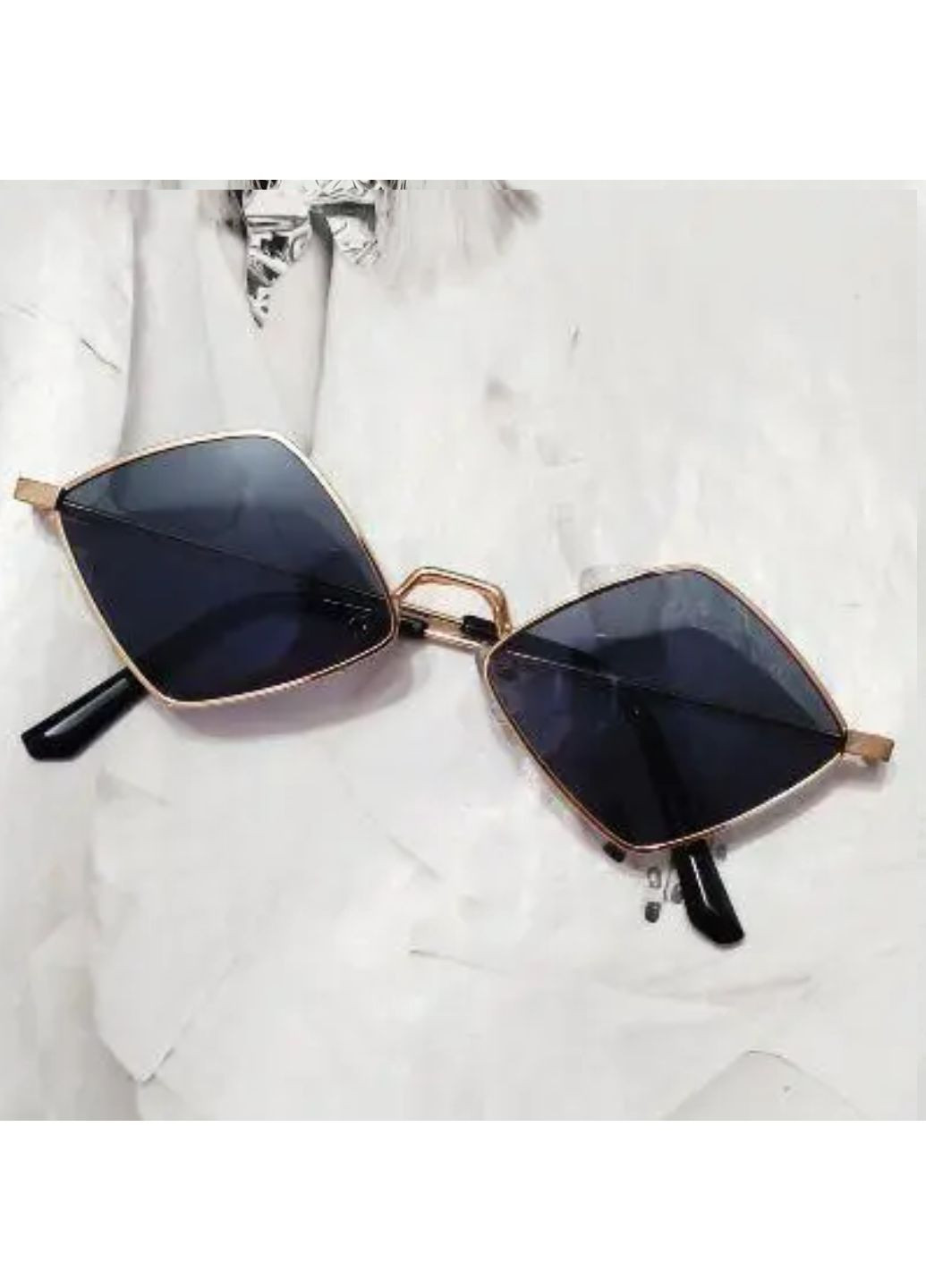 Солнцезащитные очки ромбической формы Черный в золоте No Brand (259139363)