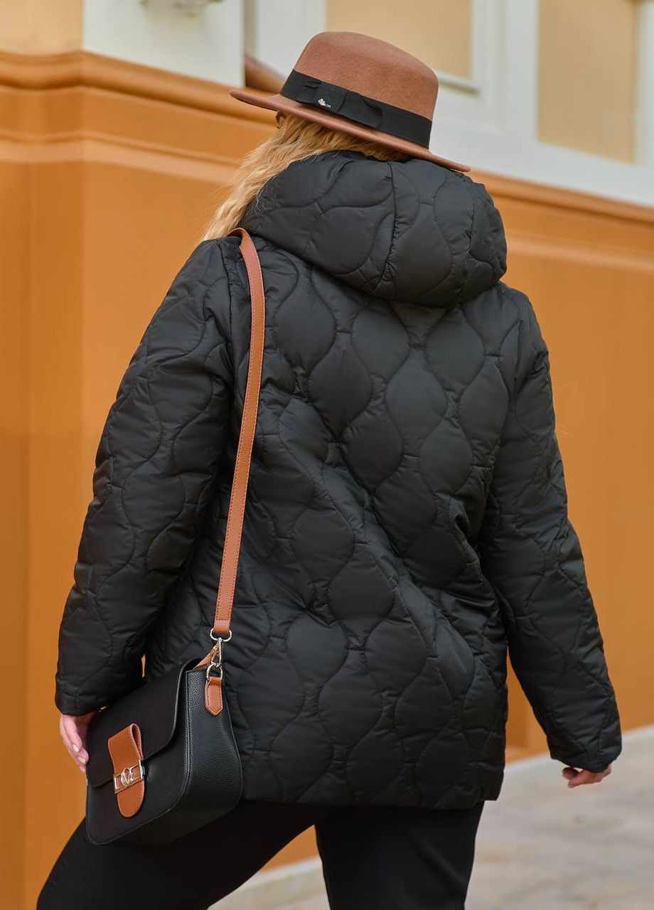 Черная женская теплая куртка цвет черный р.62/64 445172 New Trend