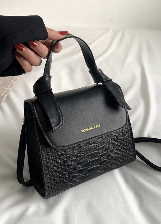 Жіноча квадратна сумочка кроссбоди рептилія на тонкому ремінці чорна No Brand (259248592)