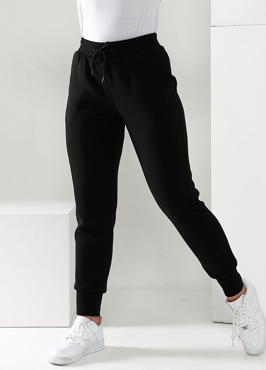 Черные спортивные брюки AST-MODA