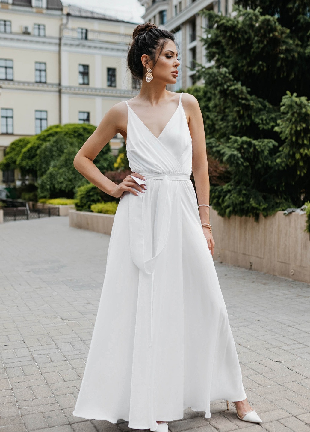 Белое вечернее нежное вечернее платье из шелка "армані" Jadone Fashion однотонное