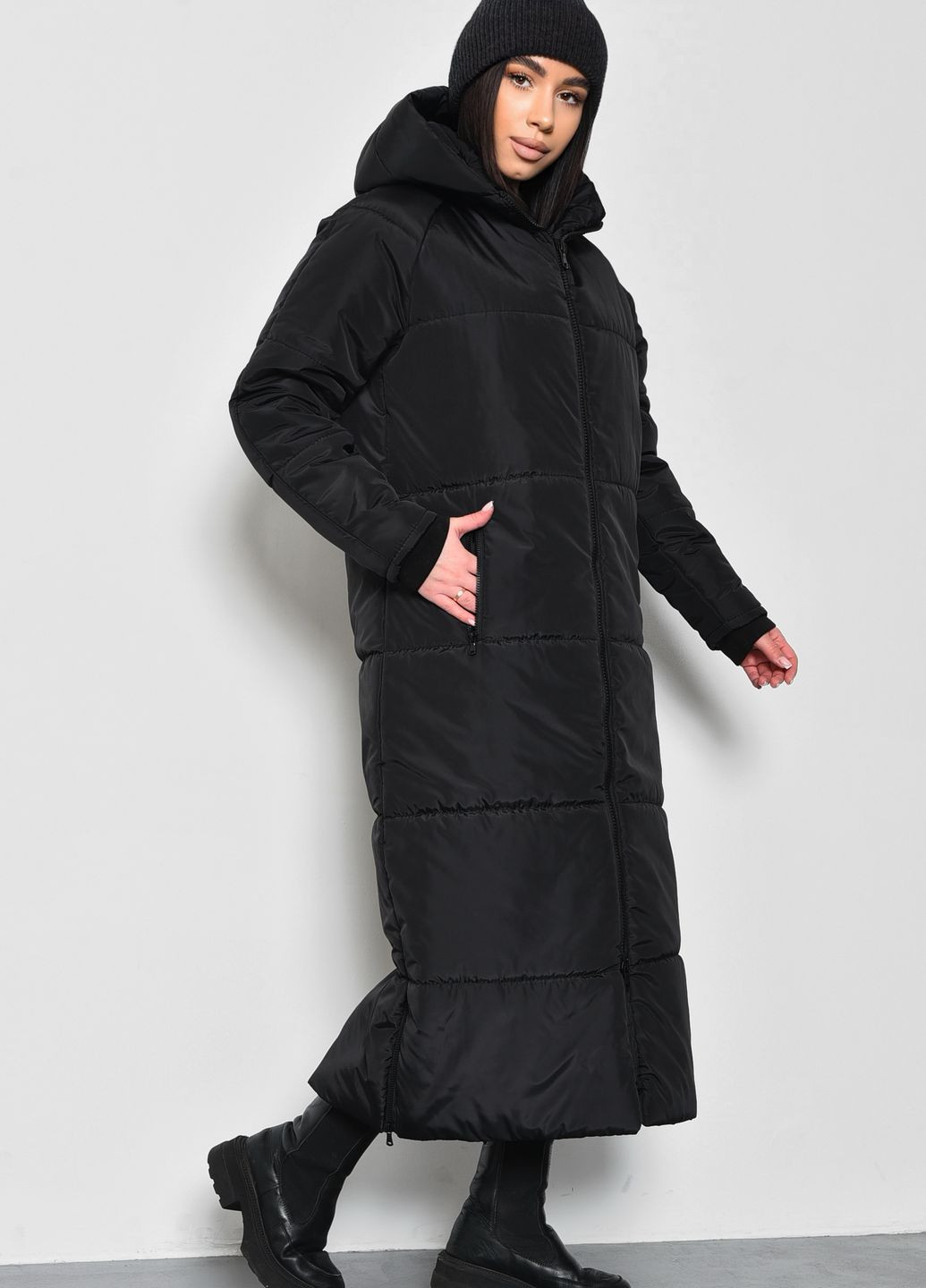 Чорна зимня куртка жіноча єврозима подовжена чорного кольору Let's Shop
