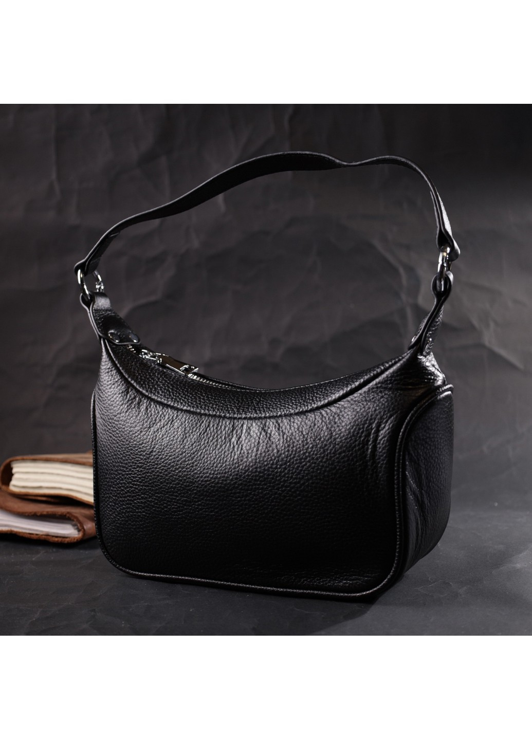 Акуратна шкіряна сумка жіноча напівкруглого формату з однією ручкою 22411 Чорна Vintage (276461717)