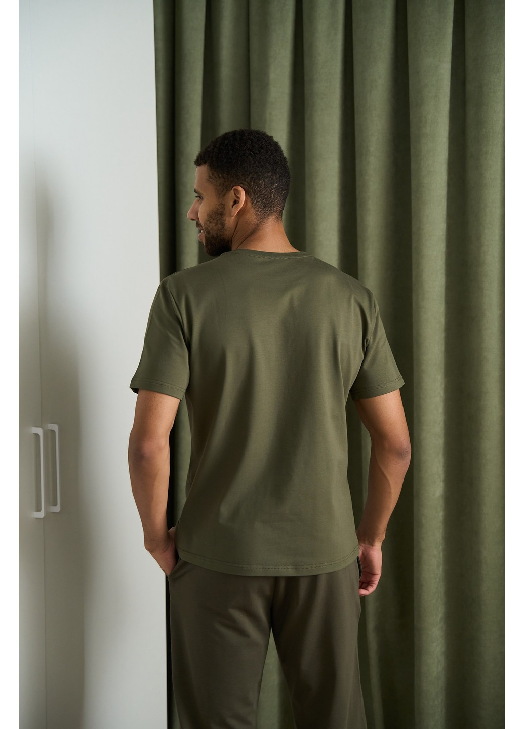 Піжама чоловіча COTTON BASIC футболка + штани прямі хакі Handy Wear (278076148)