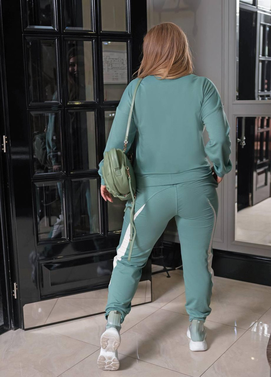 Жіночий прогулянковий костюм оливкового кольору р.50/52 391326 New Trend (257588942)