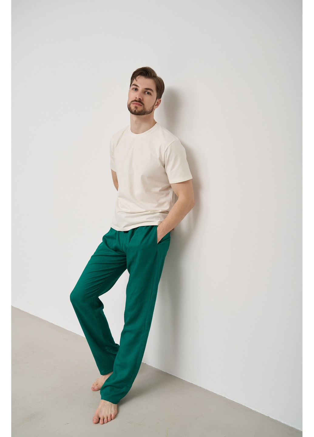 Зеленые домашние демисезонные прямые брюки Handy Wear