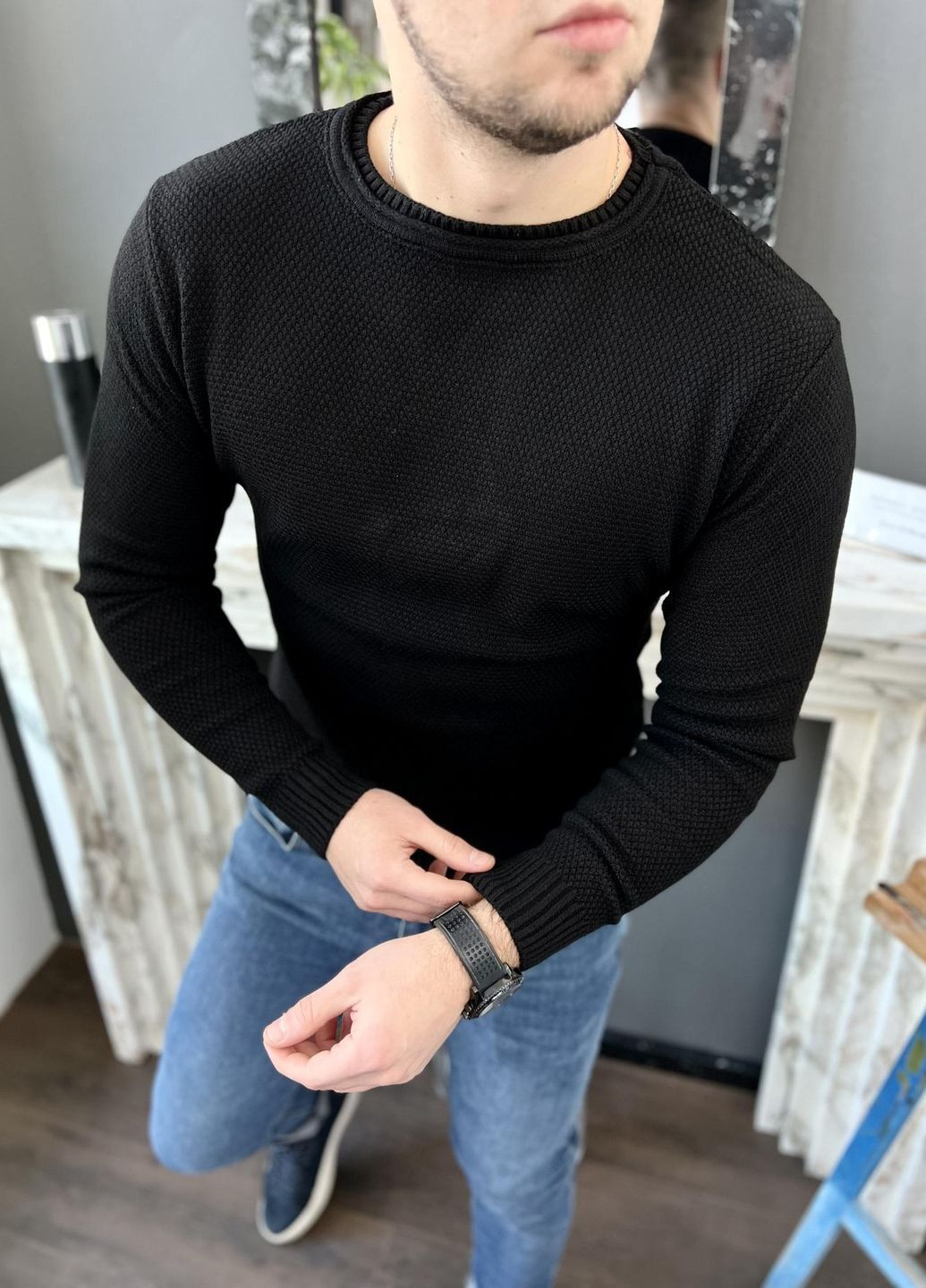 Чорний демісезонний базовий тонкий светр овал Vakko