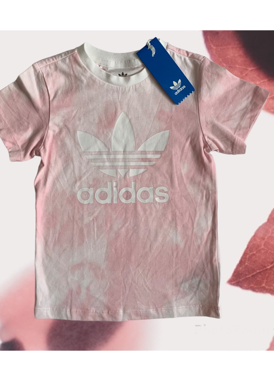Розовая футболка adidas