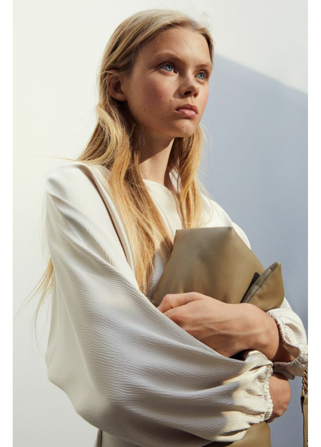 Жіноча сатинова блузка Н&М (56481) S Світло-бежева H&M (270748145)