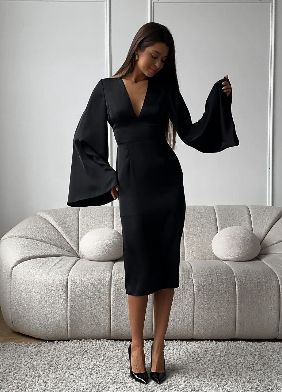 Чорна шикарна шовкова сукня з відкритою спиною і грудьми, ніжна довга сукня з резиночками і з зав'язками ззаду No Brand