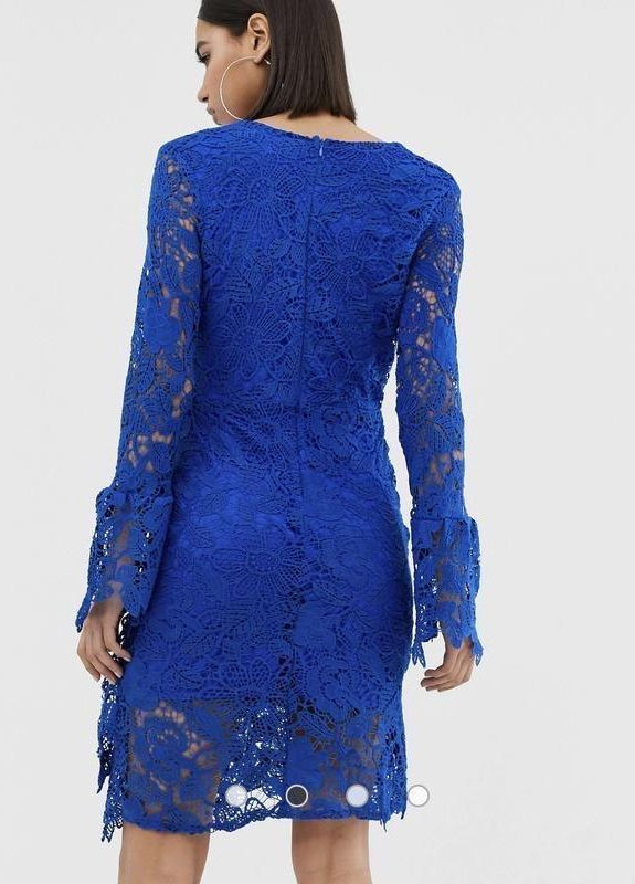 Синя мереживна сукня міді кобальтового синього кольору з оборкою по краю missguided Asos
