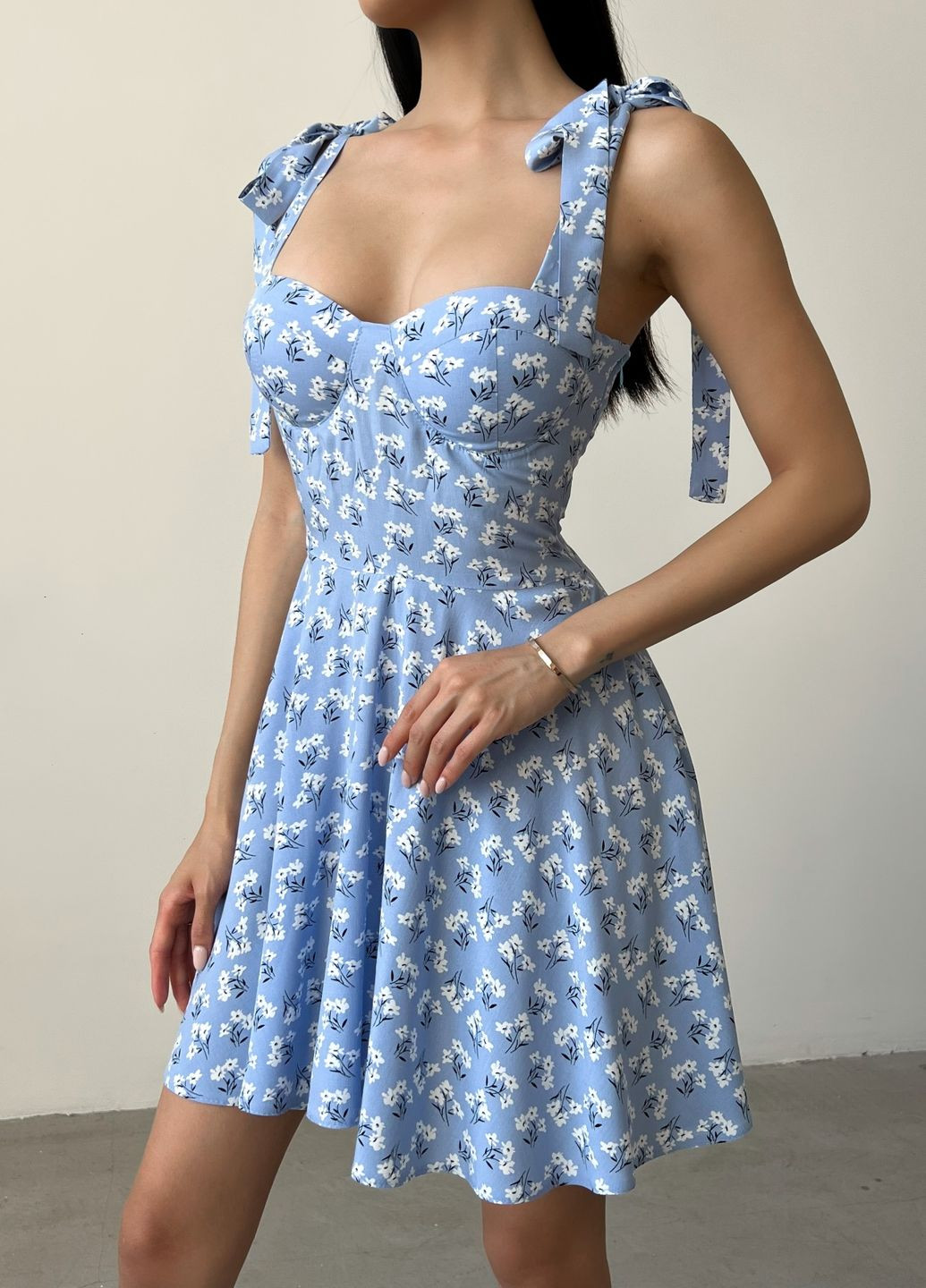 Блакитна кежуал сукня з спідницею-сонце Larionoff з квітковим принтом