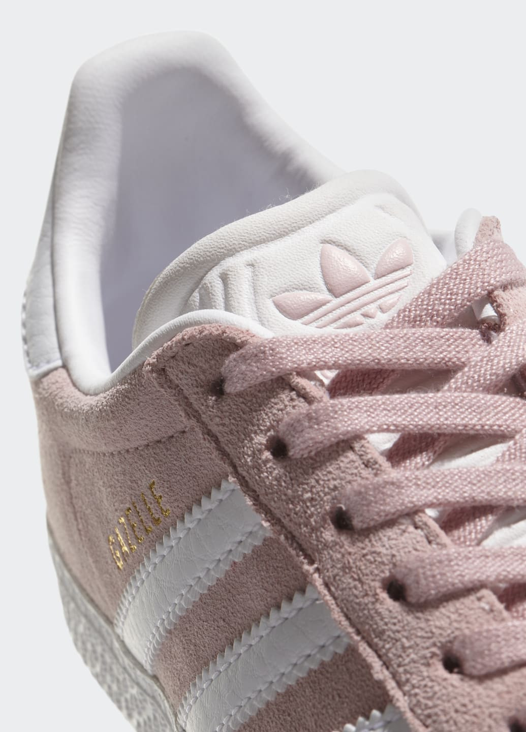 Розовые всесезонные кроссовки gazelle adidas