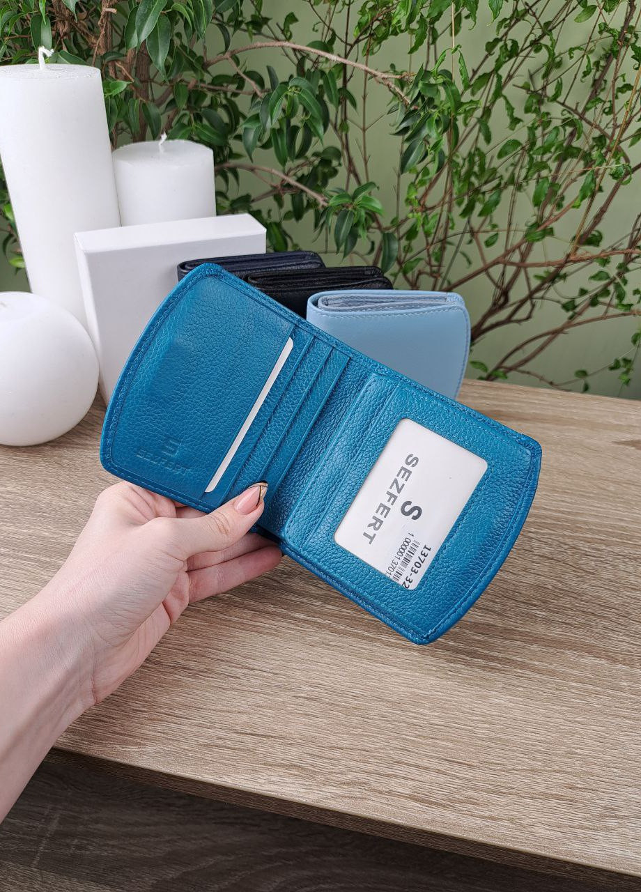 Гаманець шкіряний на магніті з монетницею на кнопці середнього розміру Sezfert (258925295)